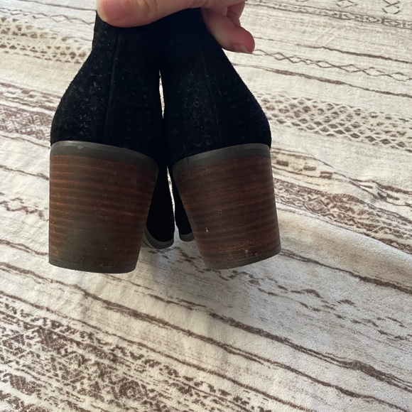 Lucky Brand perforated genuine leather lp-Petre wooden block heel booties sz 8.5 - Picture 7 of 11